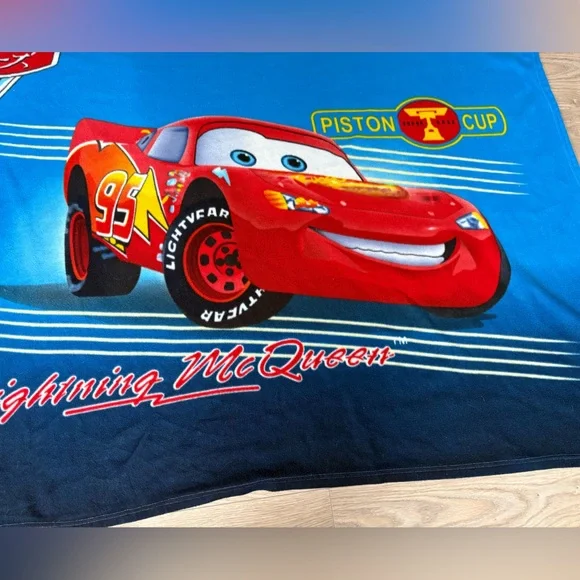 Disney Cars Lightning McQueen Fleece Blanket Piston Cup Kids Blanket - Picture 2 of 4